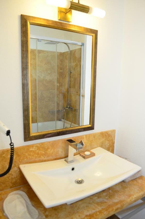 Gule Hotel Ayvalı Buitenkant foto